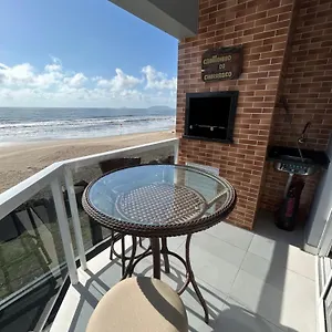 https://lindo-apartamento-de-frente-para-o-mar.santa-catarina-brasil.com