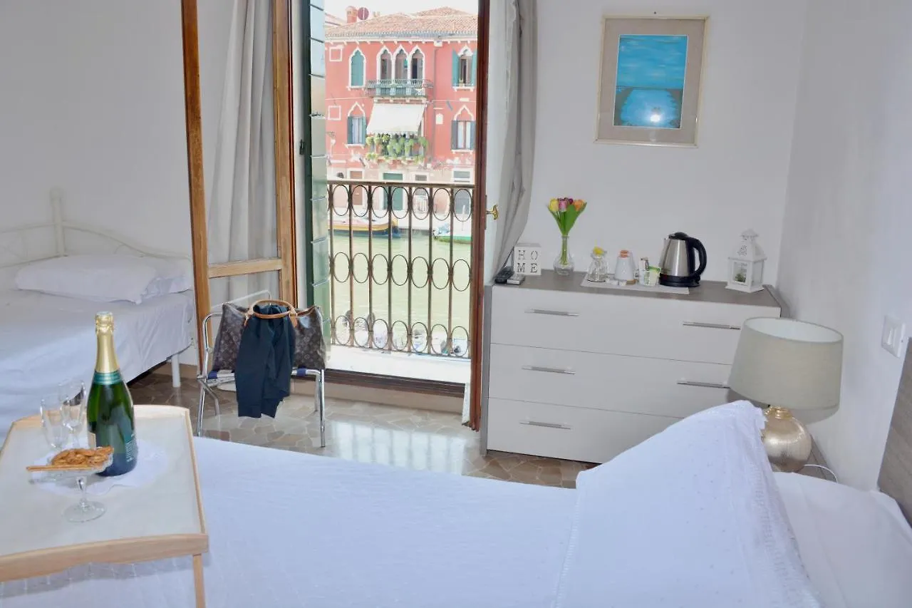 Homestay Venezia Canal View Italy