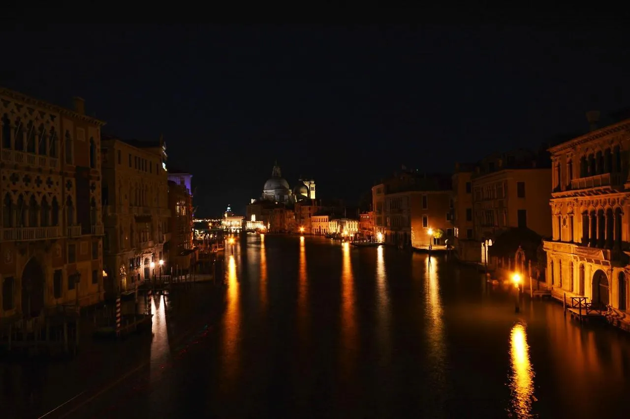 Venezia Canal View 0*, Venice