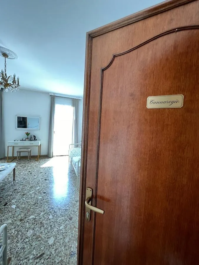 Venezia Canal View Homestay