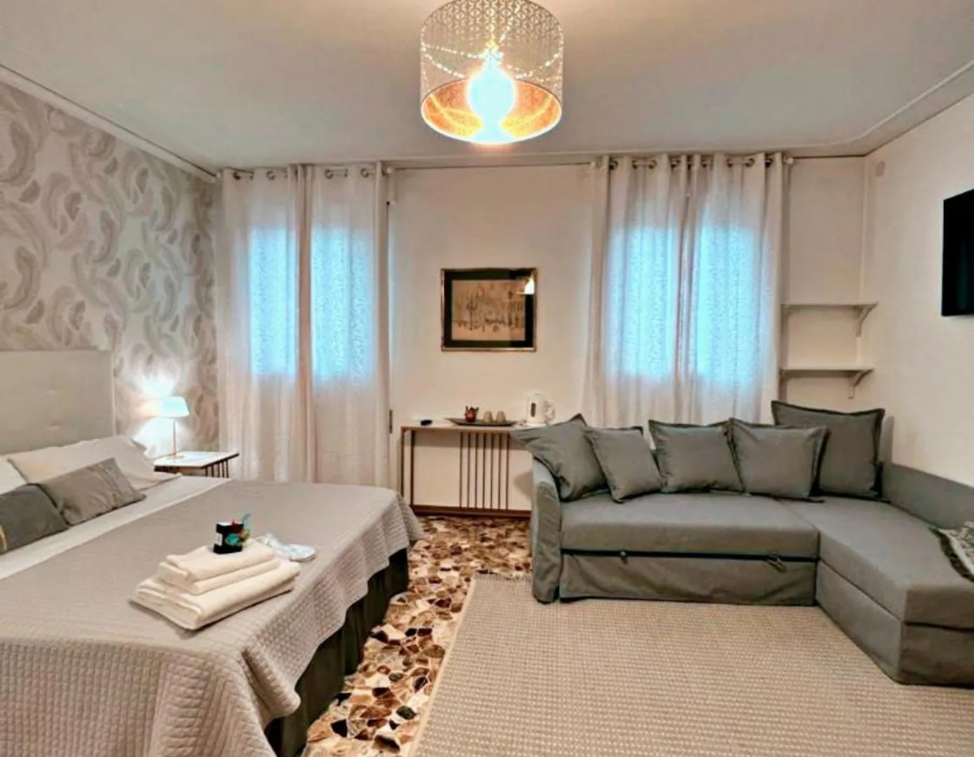 Homestay Venezia Canal View Italy